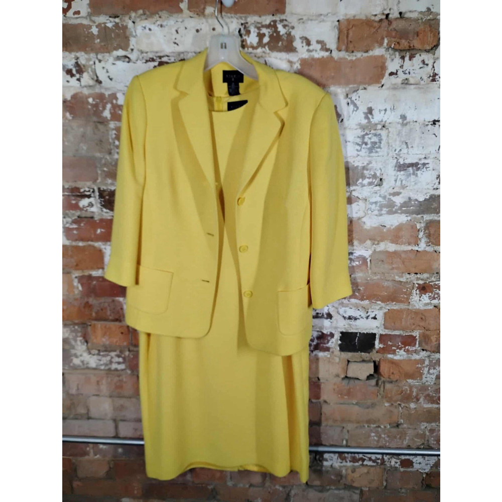 Studio G Womens Skirt Suit 12 Yellow 3 Button Pocket Accents